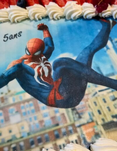Les Gourmandises de Kevin Marles gateau danniversaire spiderman Hirson Guise Laon 02 Aisne