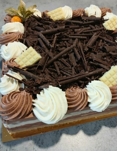 Les Gourmandises de Kevin patisserie Marles gateau chocolat copeaux noir